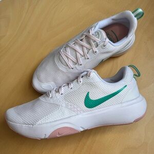 Size 7 Womens Nike City Rep TR Training Running Shoes NEW